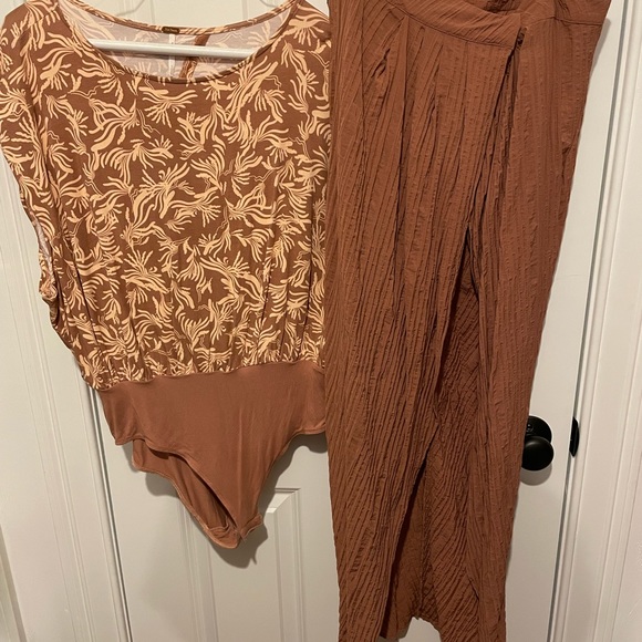 Free People Weekend Set - Picture 3 of 8